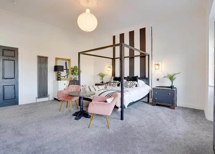 No 2 At The Rocketroom Apartments